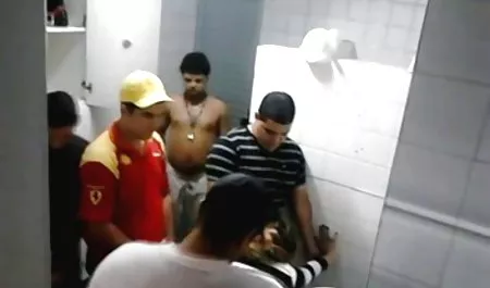 Пов заковтнути трах з гумовою бабою