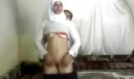Секс трах в шортах Великобританія, порнозірка отримала у вівторок для обличчя