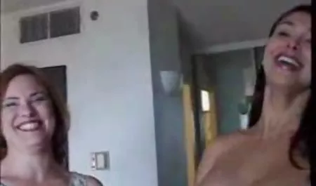 Гарячі BABE великі sex trax video натуральні сиськи