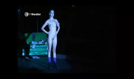 Надихнула групу хто любить трах в рот онлайн Коула, ідіот
